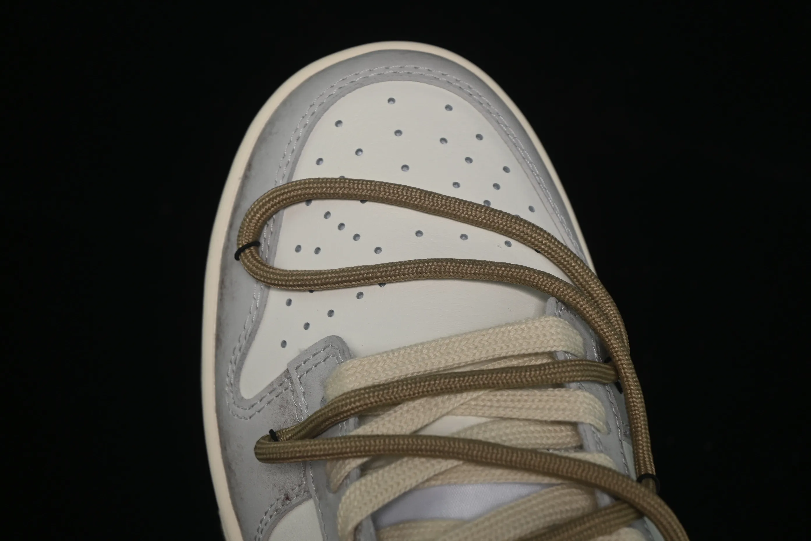 All categories Nk SB Dunk Series Nk SB Dunk Low High-end customized low-top sneakers Nike SB Dunk Low straps Anniversary high-end customized low-top casual sneakers HF5441-102